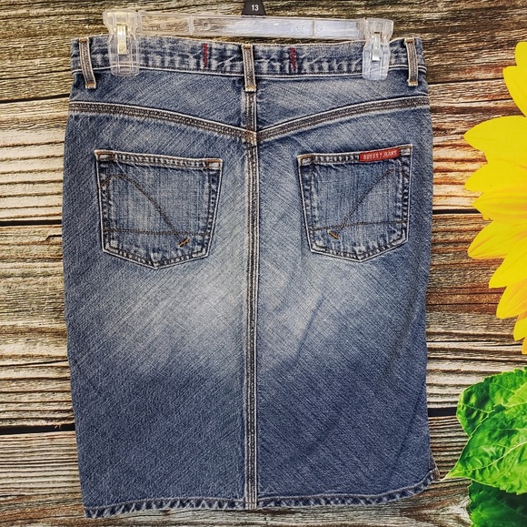Guess Jean Skirt 27/21” excellent condition - Picture 2 of 3